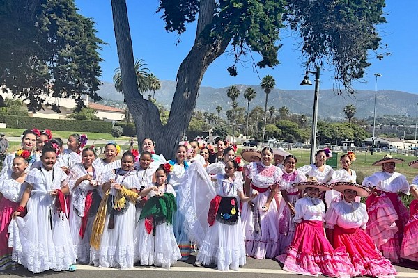 Ballet Folklorico Alma De Mexico