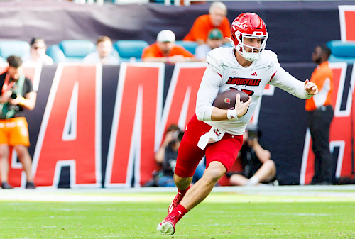 Louisville Cardinals Football vs. Kentucky Wildcats Football Image