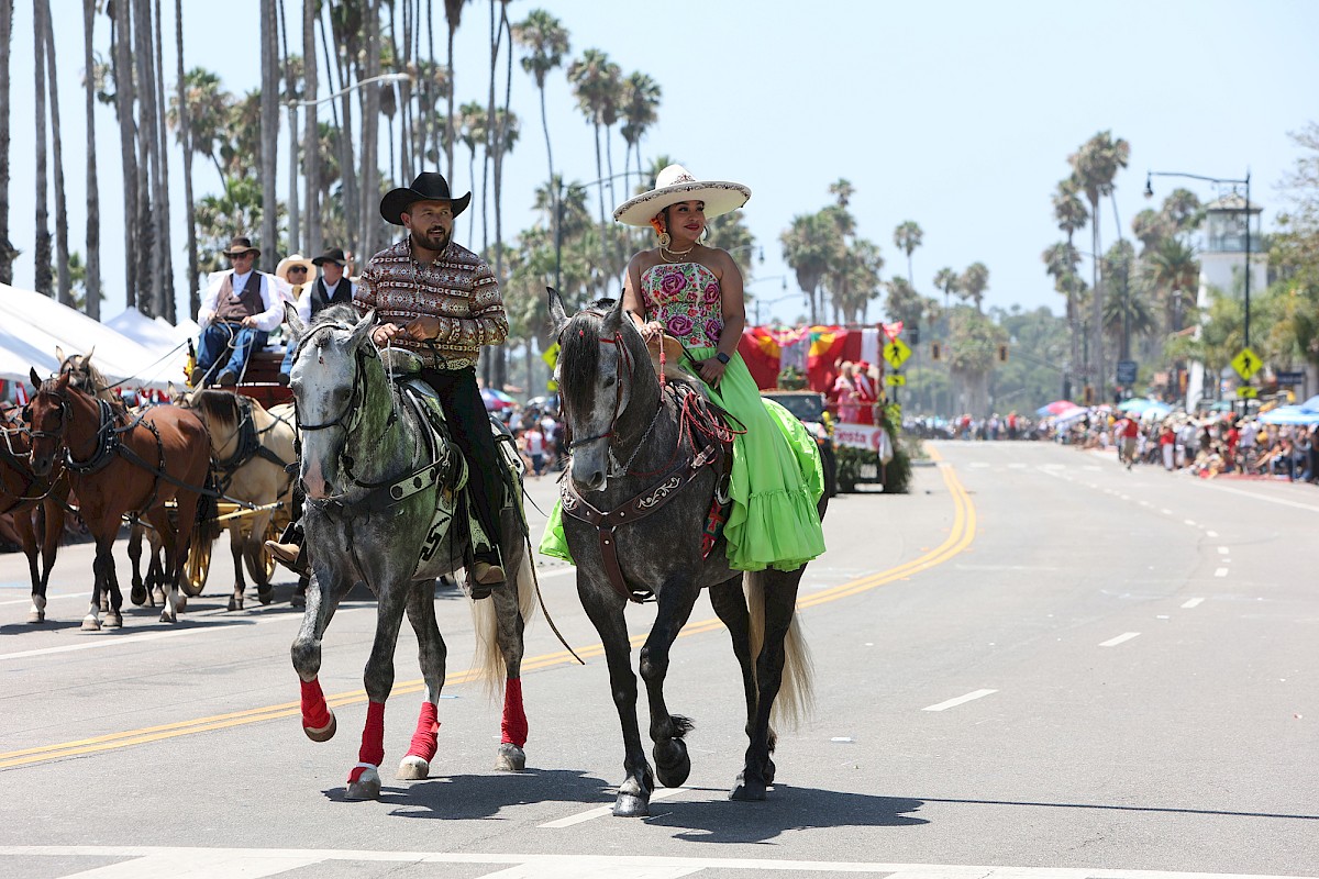 The Historical Parade (El Desfile Hist&oacute;rico)